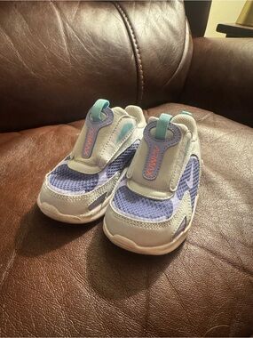 Nike Air Kids Slip-On Sneakers in Light Purple, Gray and Teal Accents